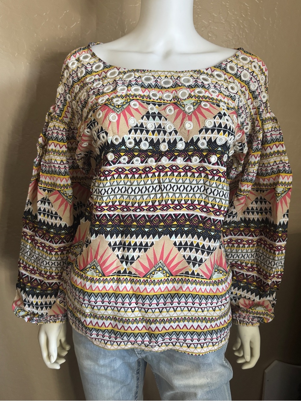 Guess top small